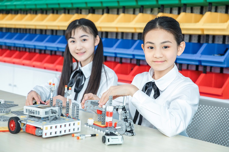 南湖小学生暑假军事夏令营